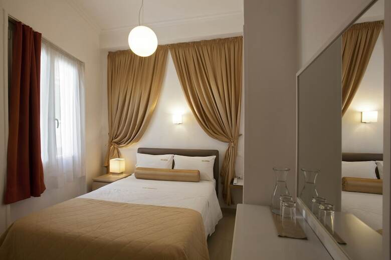 Metropolis Hotel