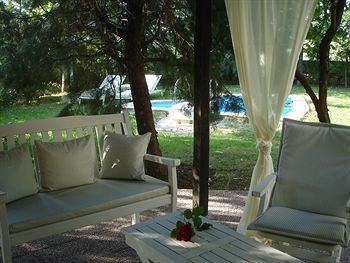 Petrino Suites Hotel