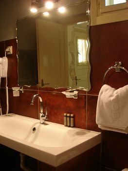 Petrino Suites Hotel