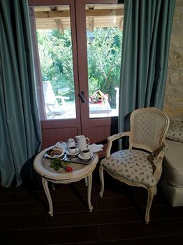 Petrino Suites Hotel