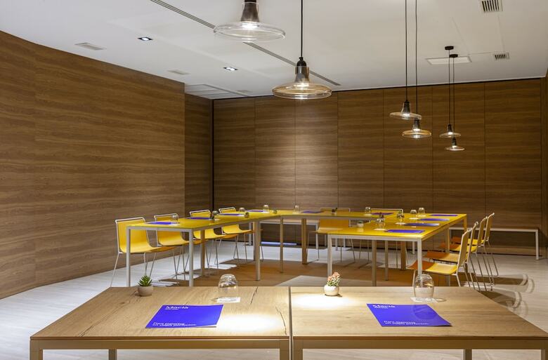 Hotel Macia Sevilla Kubb