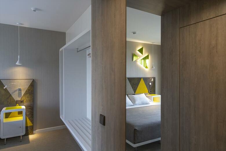 Hotel Macia Sevilla Kubb