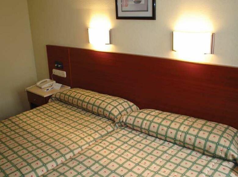 Hotel Macia Sevilla Kubb