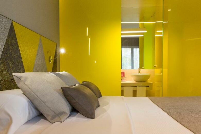 Hotel Macia Sevilla Kubb