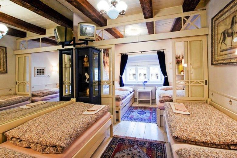 Alice Apartment House