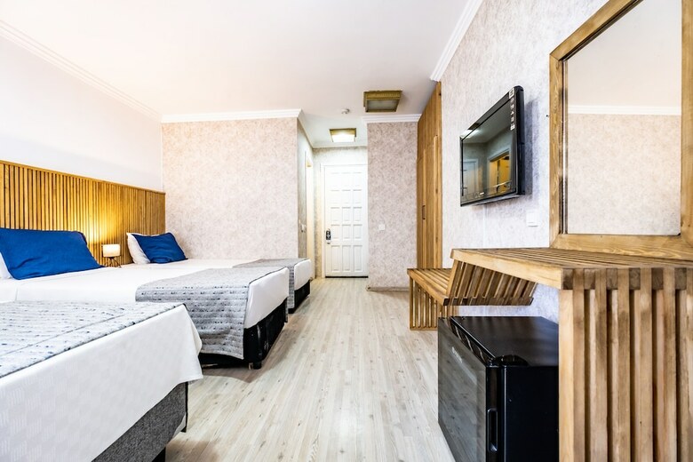 Red Lion Hotel