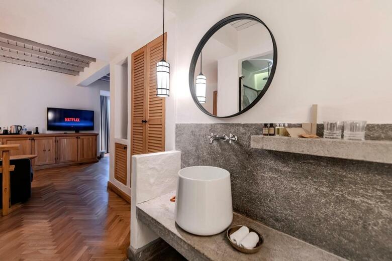 Yacht Boutique Hotel