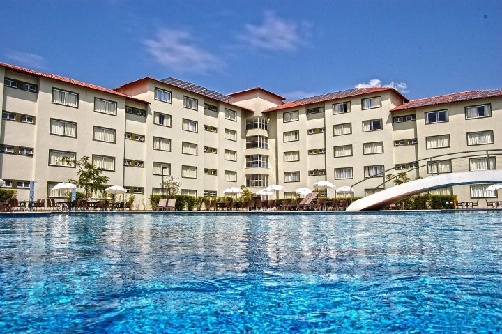 Tau� Hotel & Convention