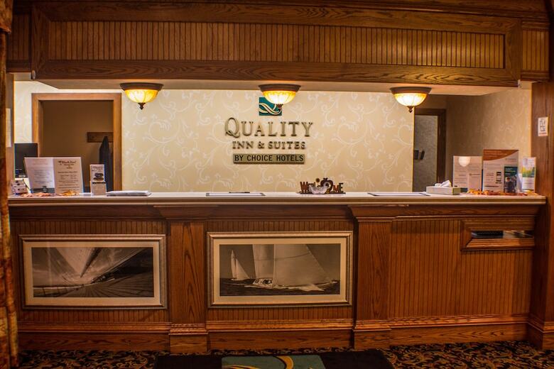 Hotel Quality Inn  And  Suites Conference Center