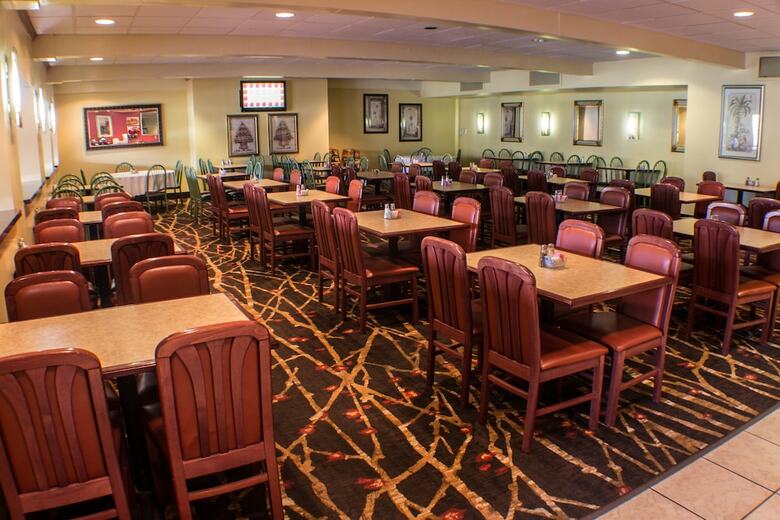 Hotel Quality Inn  And  Suites Conference Center