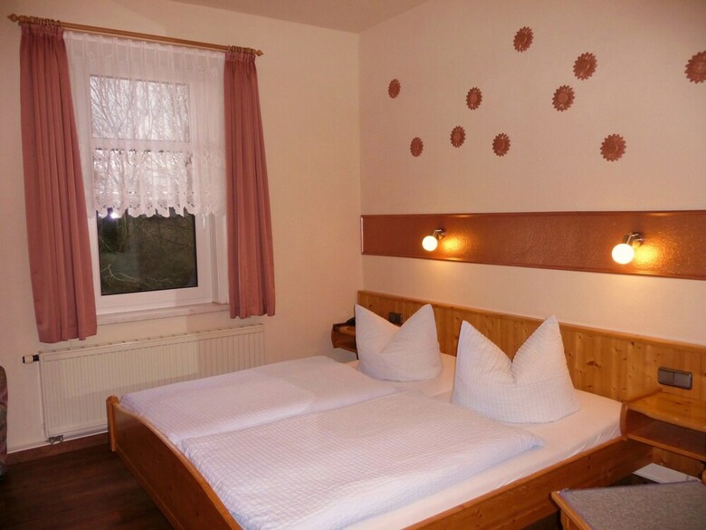Hostal Caf�-restaurant Pension Haus Flora