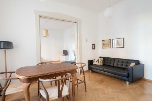 Apartamento Modern Design Im Klassischem Altbau