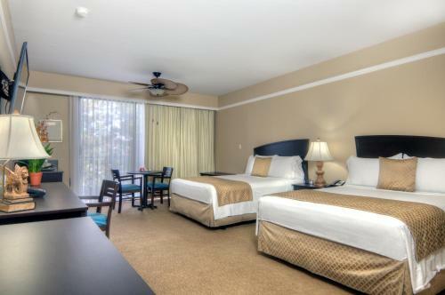 Dinah's Garden Hotel & Trader Vic's