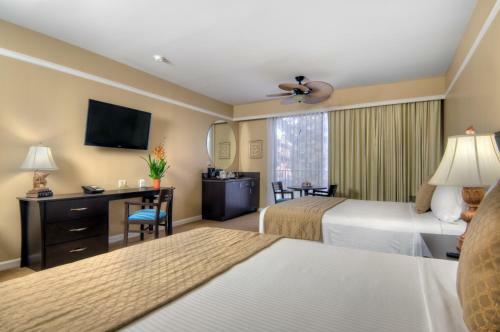 Dinah's Garden Hotel & Trader Vic's