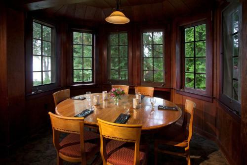 Hotel Lake Quinault Lodge