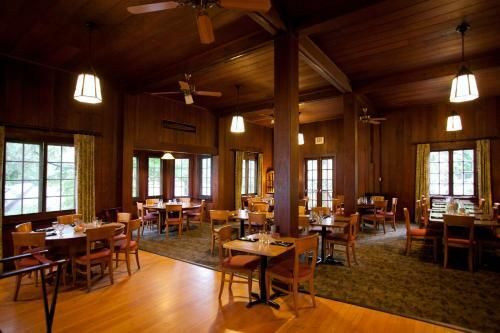Hotel Lake Quinault Lodge