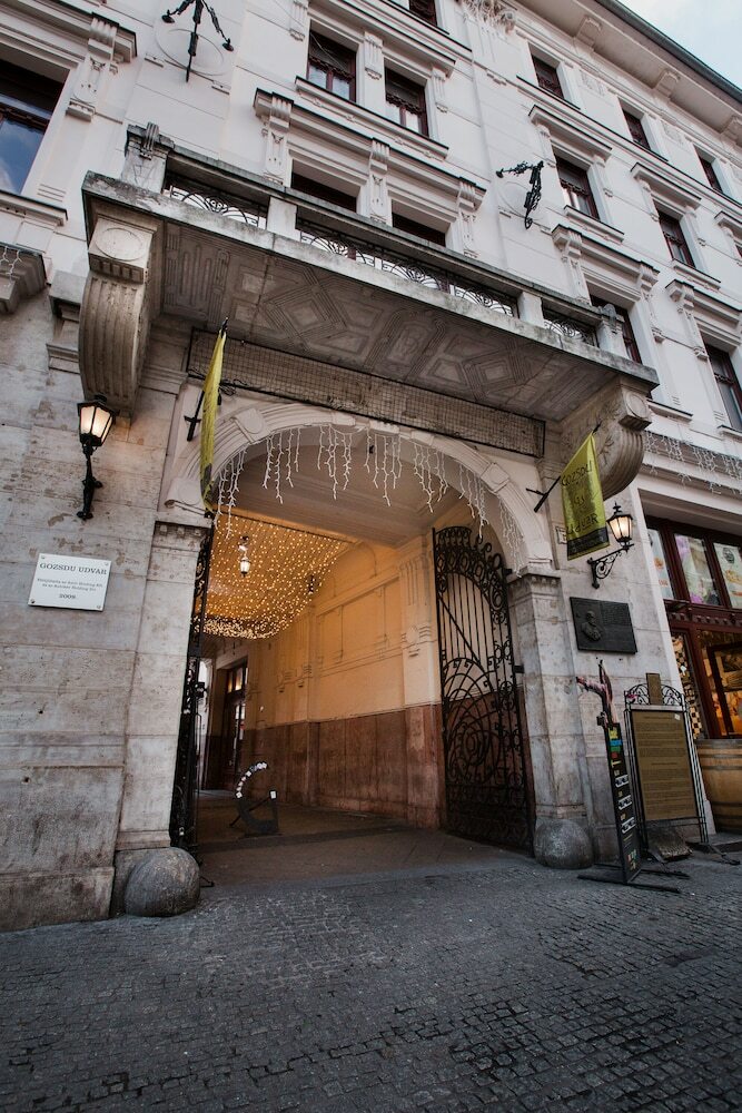 Apartamento Gozsdu Court