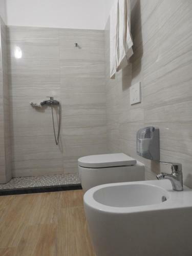 Hotel 3 Vellezerit