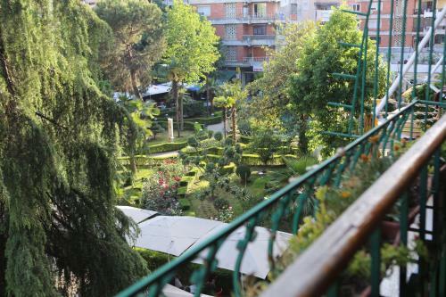 Apartamentos A Flower In Tirana