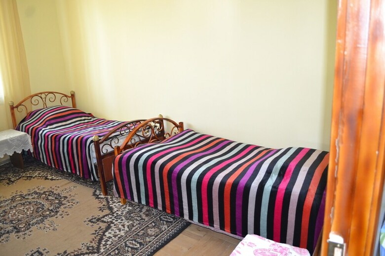 Hostal Serik & Geora Guesthouse
