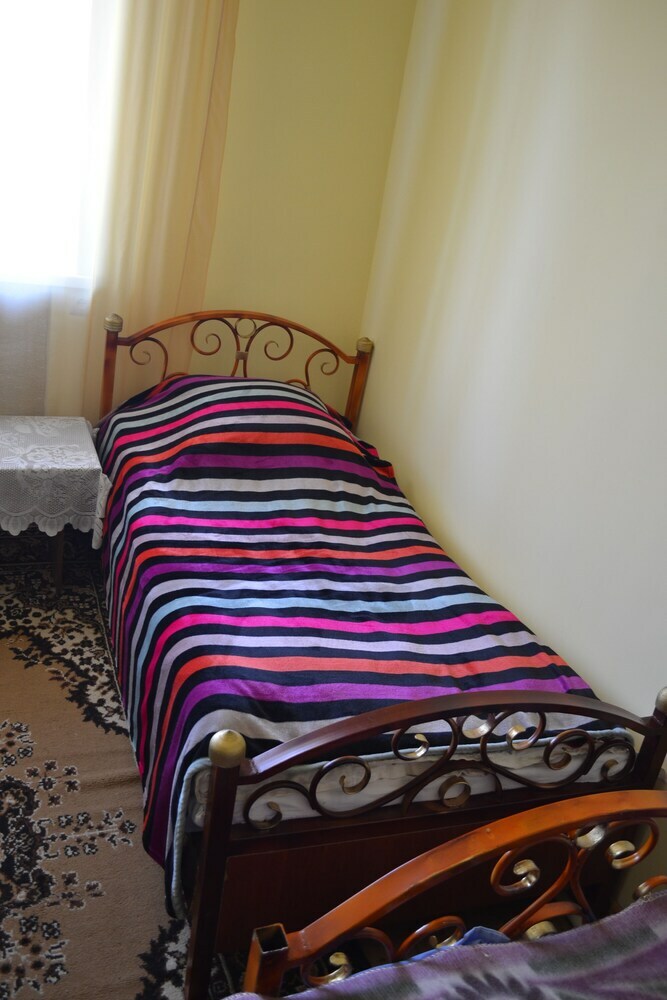 Hostal Serik & Geora Guesthouse