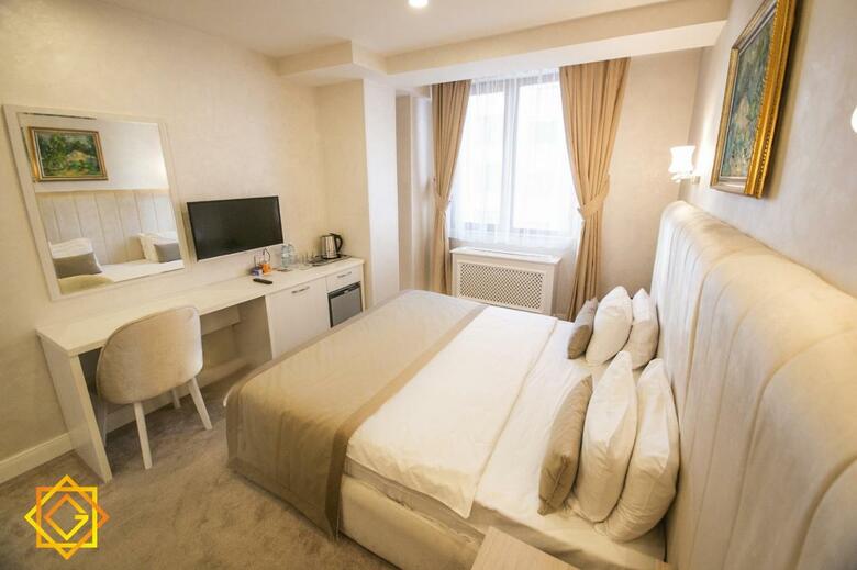 Ganjali Plaza Hotel