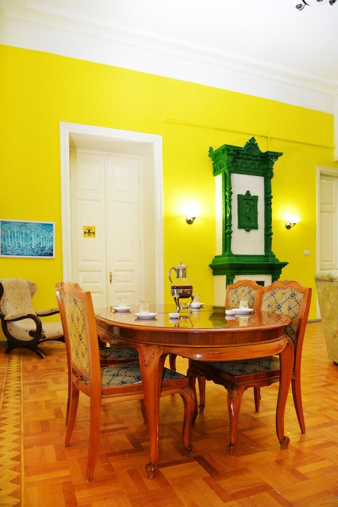Mr. Hostel Baku