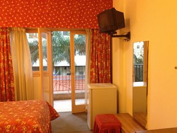 Hotel Embassy