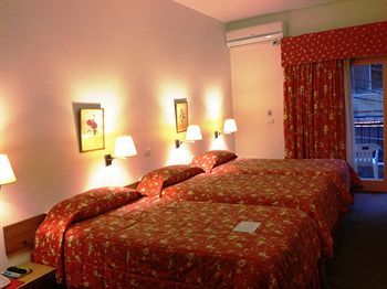 Hotel Embassy