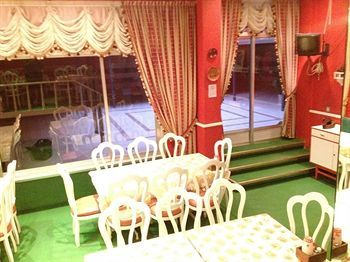 Hotel Embassy