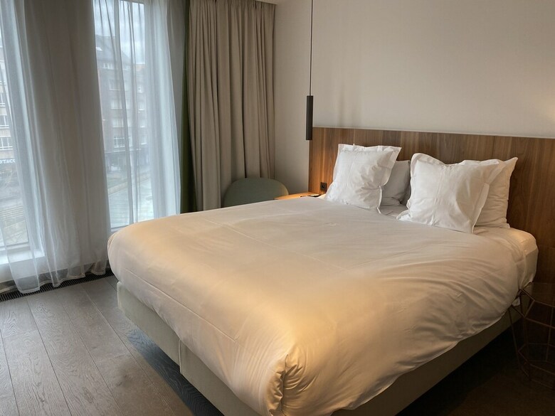 Hotel The Fourth - Tafelrond