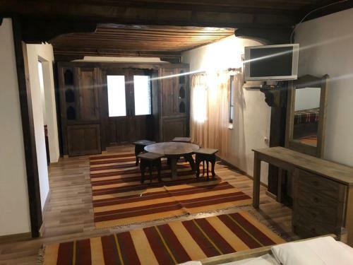 Hostal Bazoteva House