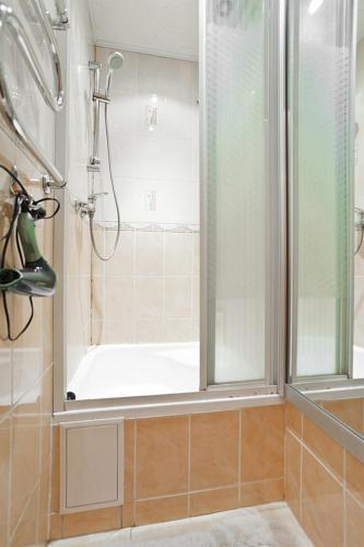 4 Rooms Apartment On Surhanava
