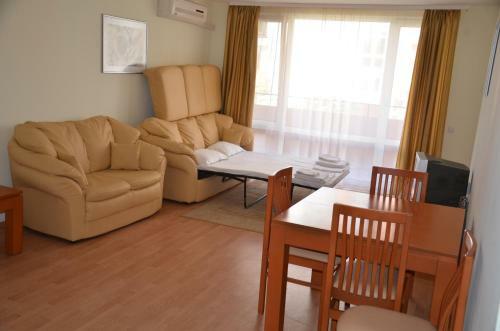 Single Private Apartments In Marina View Fort Beach