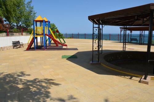Single Private Apartments In Marina View Fort Beach