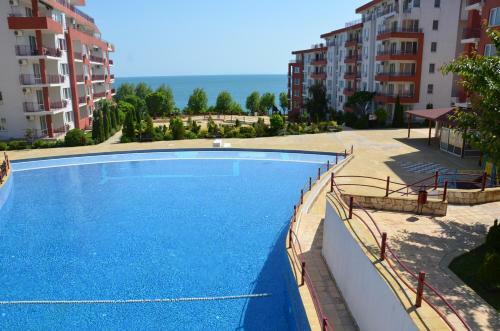 Single Private Apartments In Marina View Fort Beach