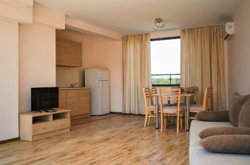 Moreto Luxury Apartments - Full Board