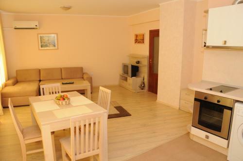 Aparthotel Yassen Holiday Village