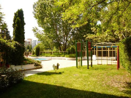 Golden Fort Apartments