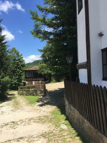 Dzhelepova Guest House- Pool Access