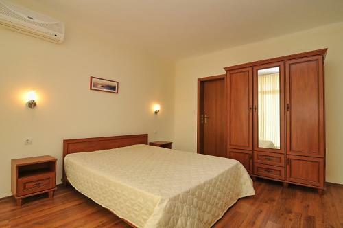 Apartments In Semiramida Gardens
