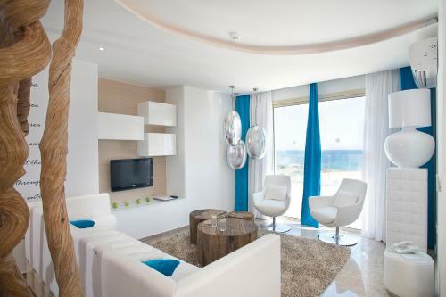 Louis Althea Kalamies Luxury Villas