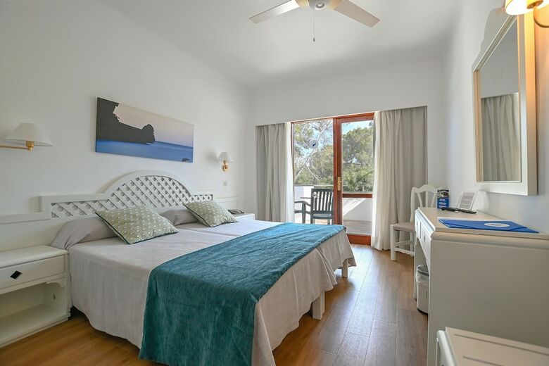 Pinos Playa Hotel