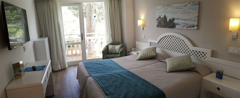 Pinos Playa Hotel