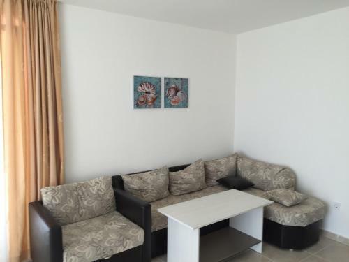 Sea Life Apartments Sinemorets