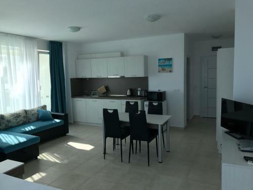 Sea Life Apartments Sinemorets
