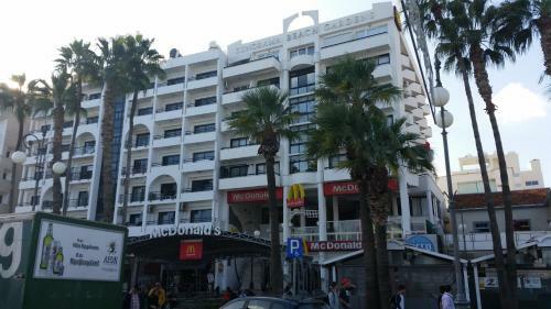 Les Palmiers Sunorama Beach Apartments