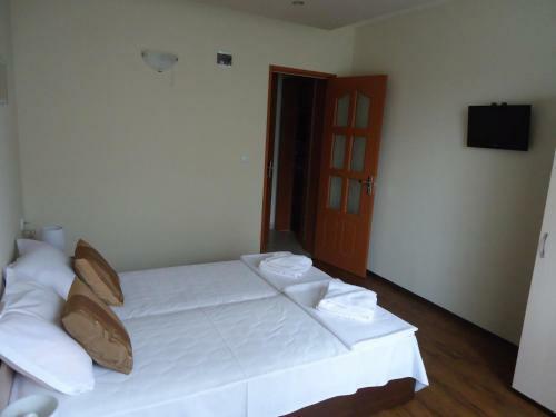 Hostal Guest House Edelweiss