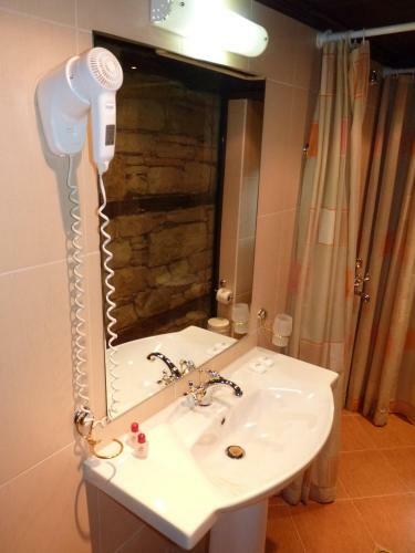 Parlapanova Guest House - Pool Access