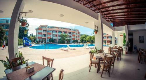 Sunny Fort Apartment